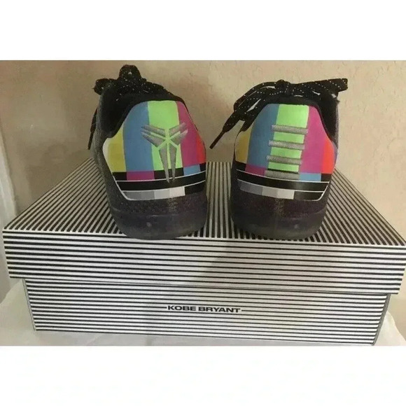 Nike Kobe Bryant XI (GS) "TV" 2016 Girls/women shoes size 7y With Box‎ GUC - Picture 2 of 8